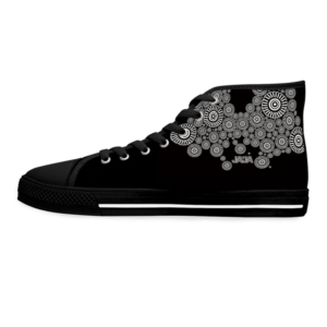 scarpe sportive ispirate alla iconografia sard